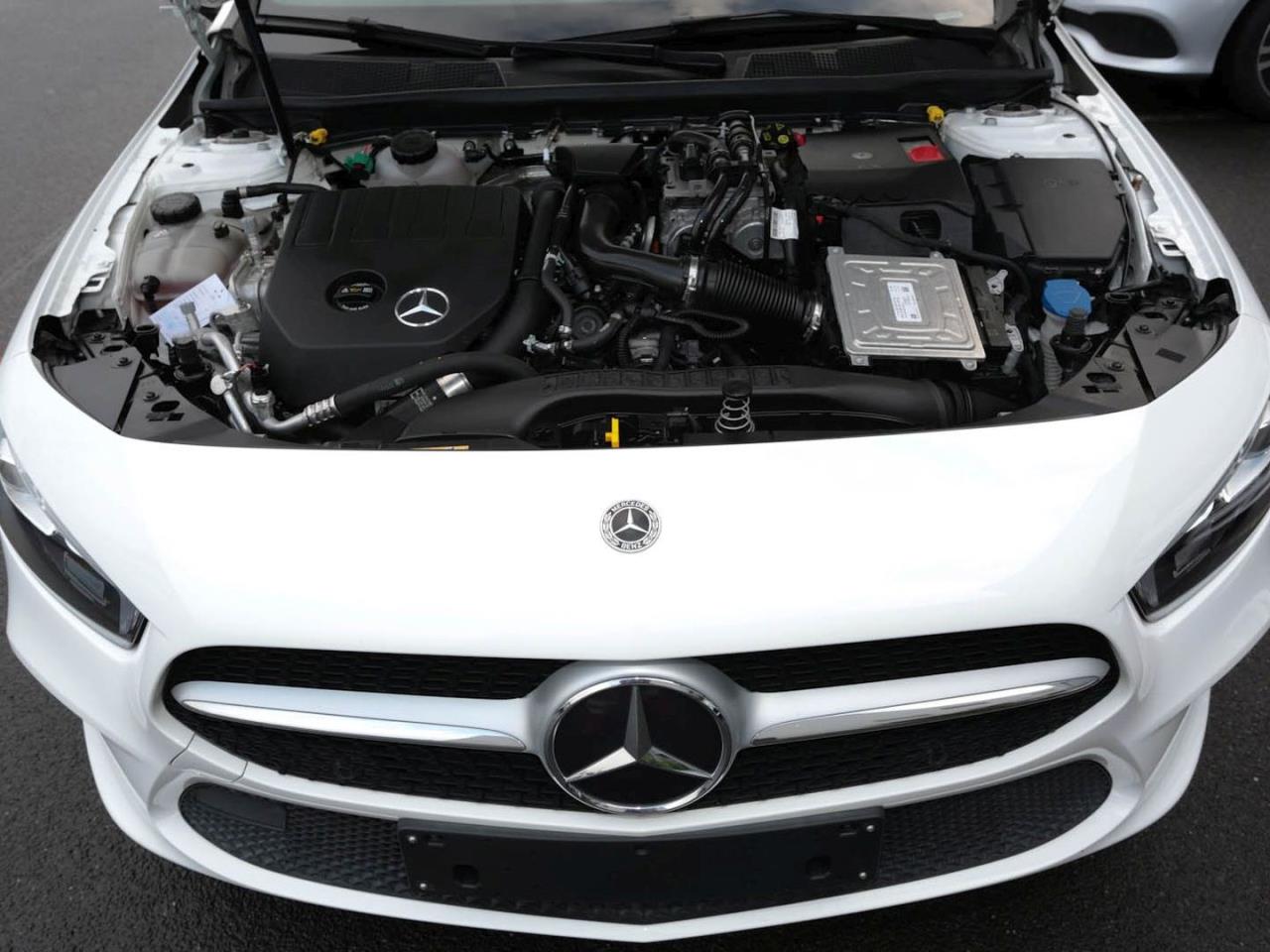 Mercedes-Benz A 250 e  Progressive MBUX Navi Spiegel-Paket