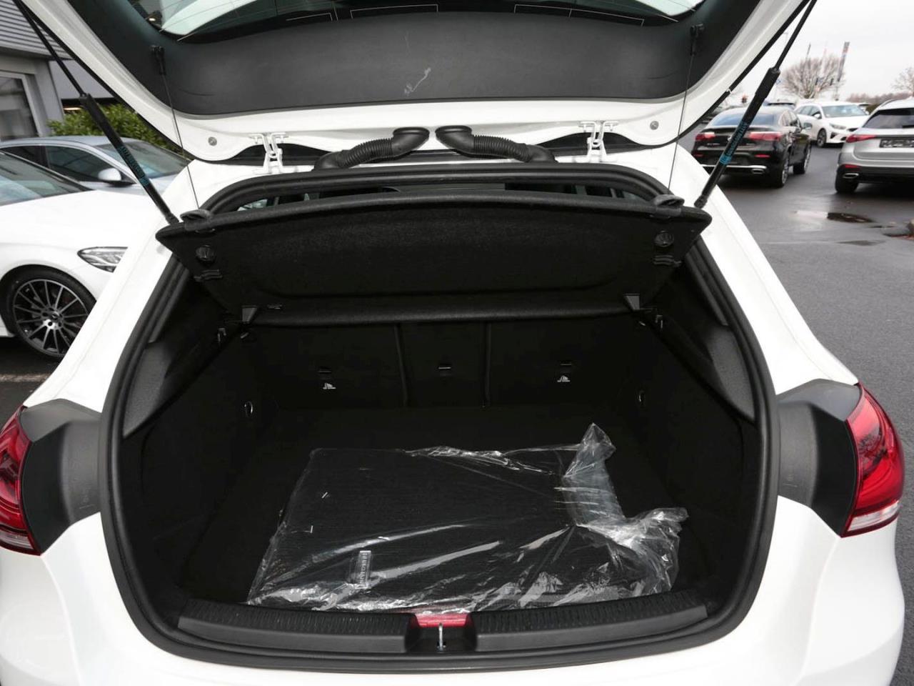 Mercedes-Benz A 250 e  Progressive MBUX Navi Spiegel-Paket