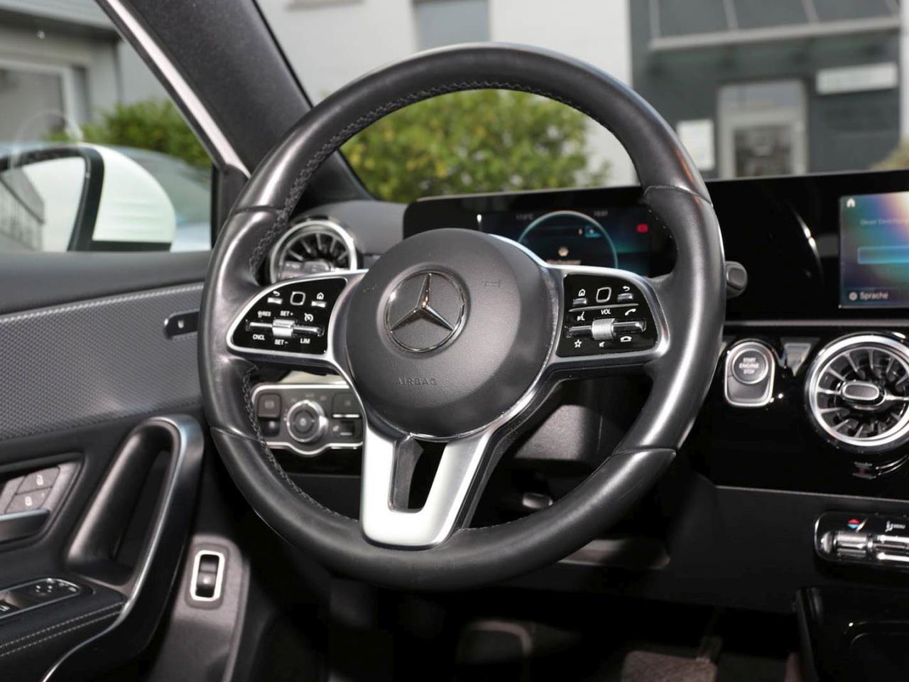 Mercedes-Benz A 250 e  Progressive MBUX Navi Spiegel-Paket