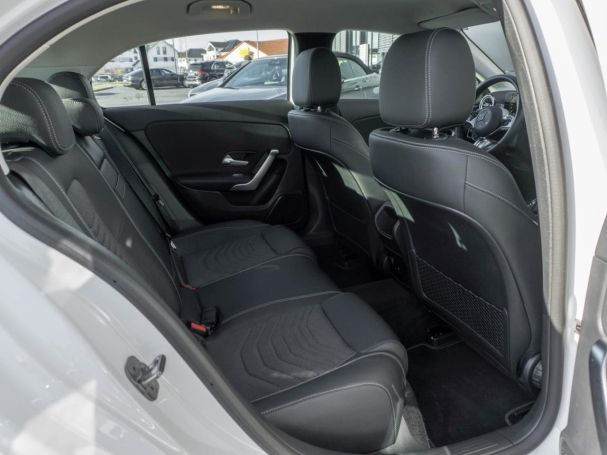 Mercedes-Benz A 250 e Progressive MBUX Navi Distronic AHK