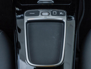 Mercedes-Benz A 250 e Progressive MBUX Navi Distronic AHK