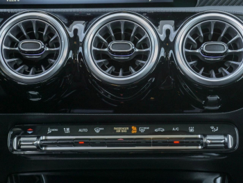 Mercedes-Benz A 250 e Progressive MBUX Navi Distronic AHK