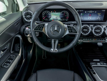 Mercedes-Benz A 250 e Progressive MBUX Navi Distronic AHK