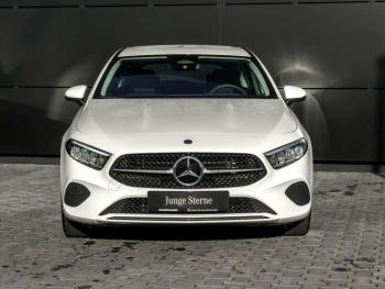 Mercedes-Benz A 250 e Progressive MBUX Navi Distronic AHK