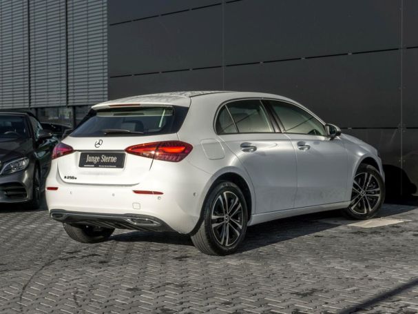 Mercedes-Benz A 250 e Progressive MBUX Navi Distronic AHK