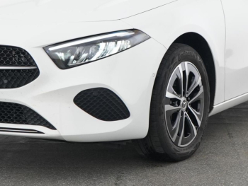 Mercedes-Benz A 250 e Progressive MBUX Navi Distronic AHK