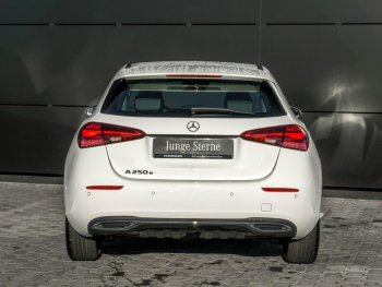 Mercedes-Benz A 250 e Progressive MBUX Navi Distronic AHK