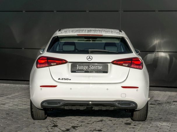 Mercedes-Benz A 250 e Progressive MBUX Navi Distronic AHK