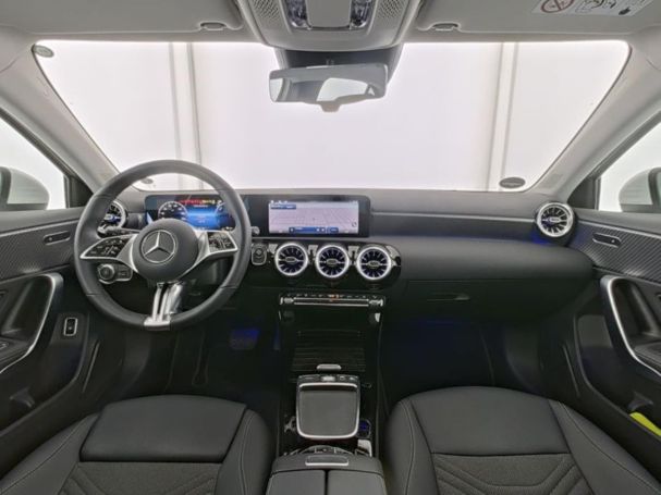 Mercedes-Benz A 250 e Progressive MBUX Navi Distronic AHK