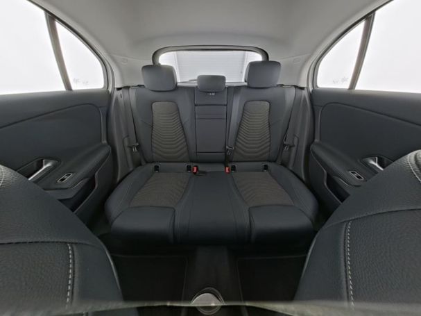 Mercedes-Benz A 250 e Progressive MBUX Navi Distronic AHK