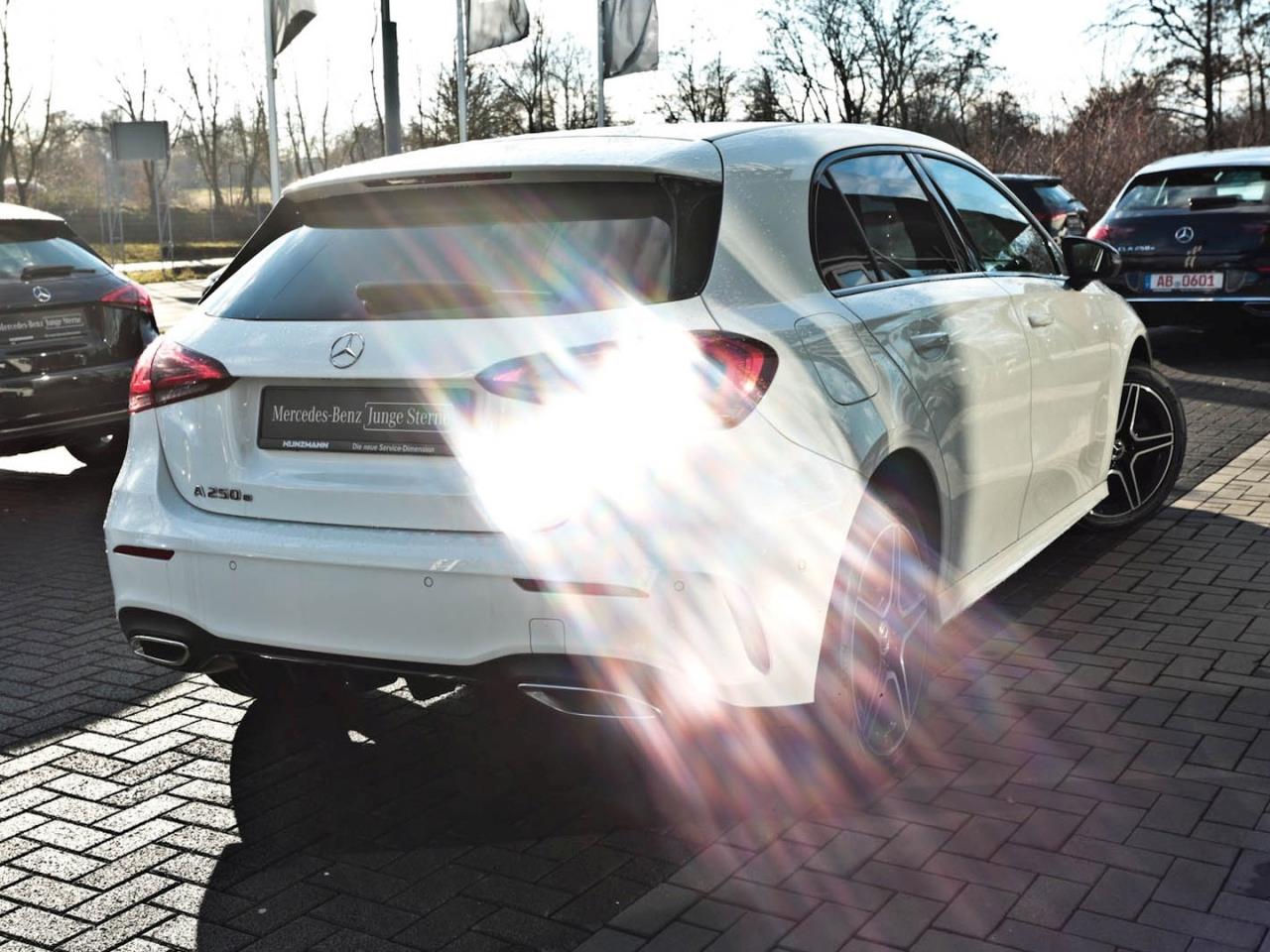 Mercedes-Benz A 250 e  AMG Night MBUX Navi Kamera Sitzkomfort