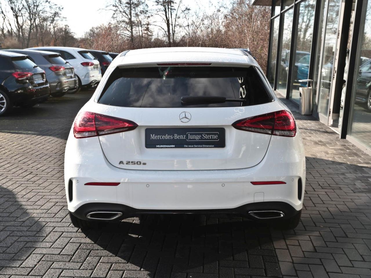 Mercedes-Benz A 250 e  AMG Night MBUX Navi Kamera Sitzkomfort