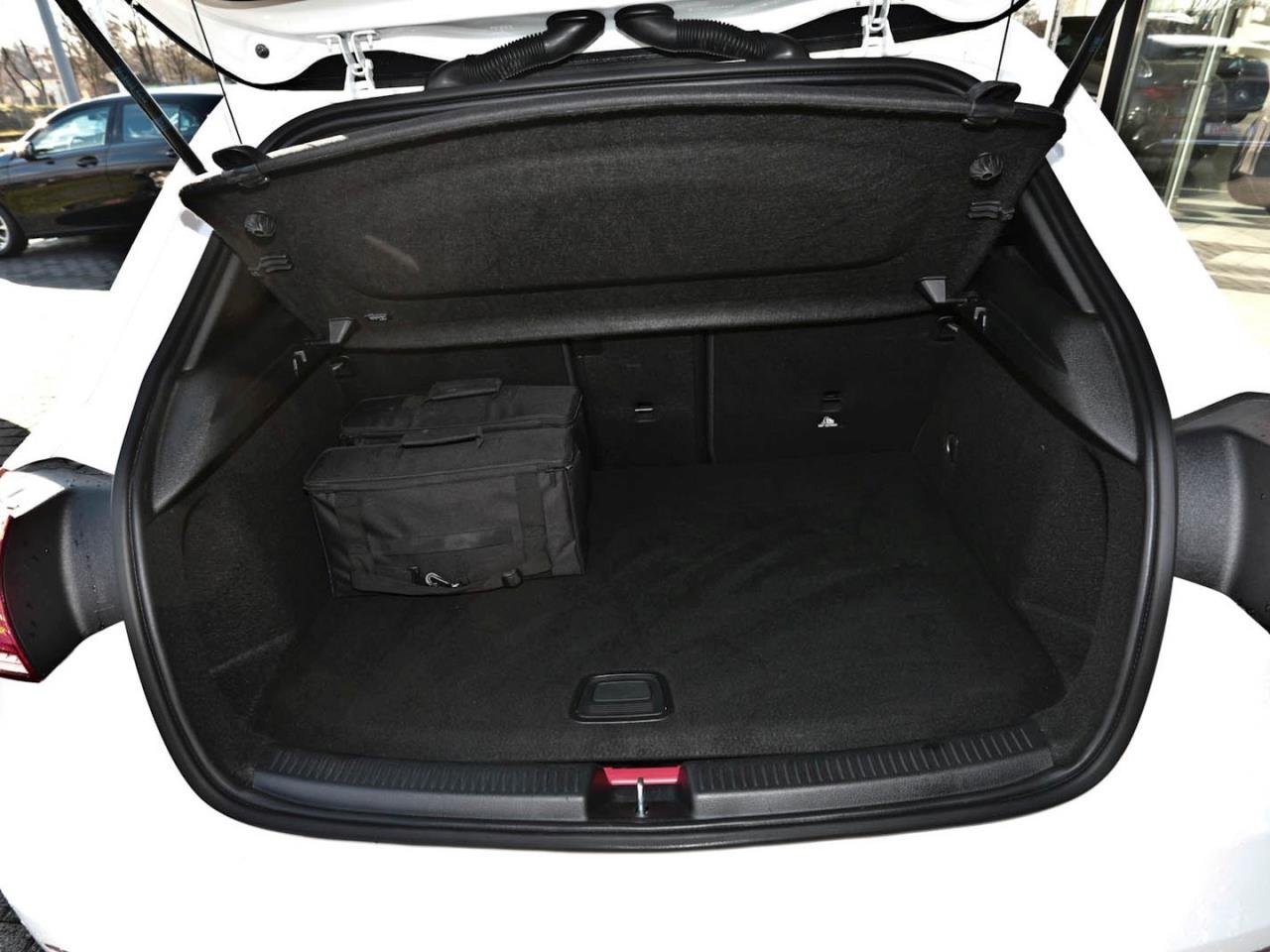 Mercedes-Benz A 250 e  AMG Night MBUX Navi Kamera Sitzkomfort