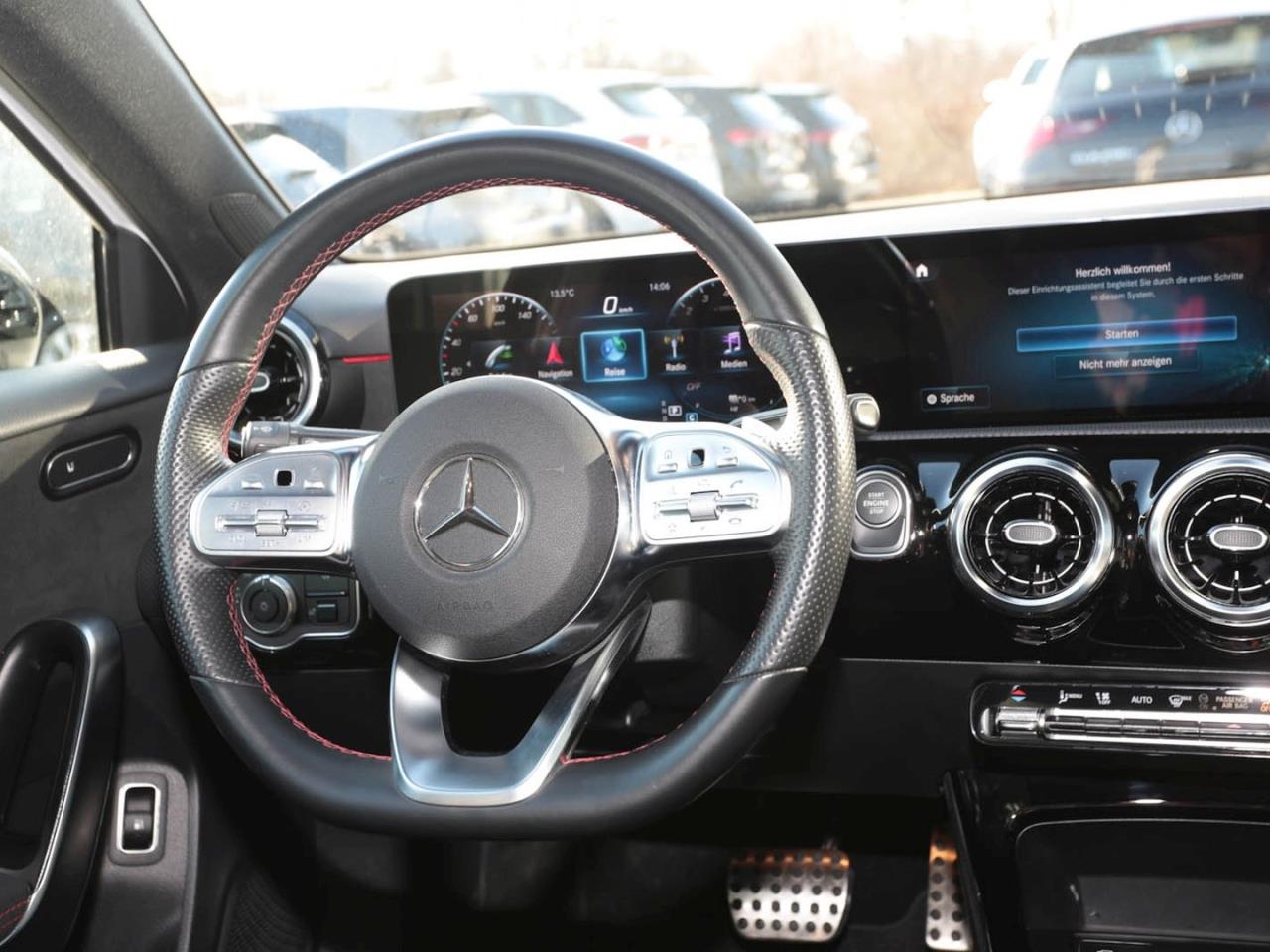 Mercedes-Benz A 250 e  AMG Night MBUX Navi Kamera Sitzkomfort