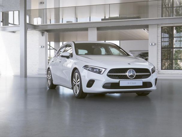 Mercedes-Benz A 250 e Progressive Kamera PublicChargingPaket