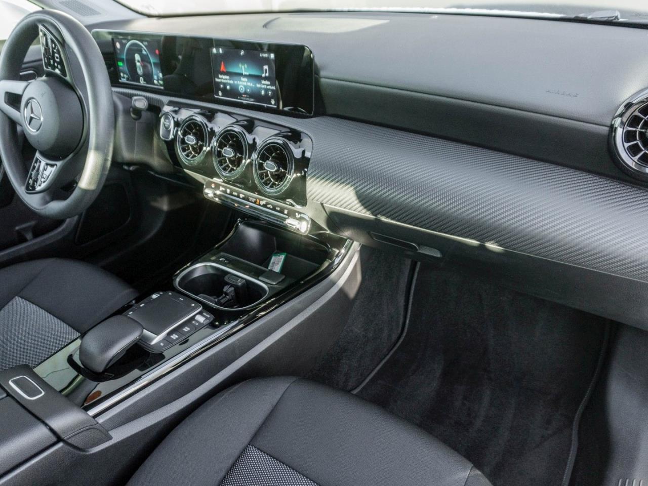 Mercedes-Benz A 250 e  Kamera Parktronic Public-Charging Paket