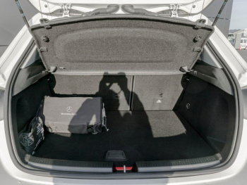 Mercedes-Benz A 250 e  Kamera Parktronic Public-Charging Paket