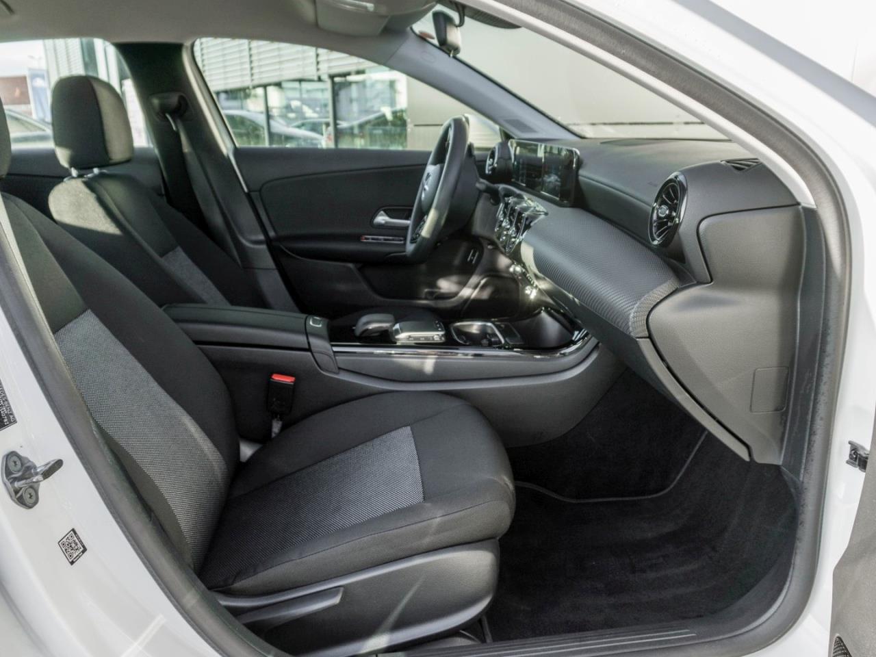 Mercedes-Benz A 250 e  Kamera Parktronic Public-Charging Paket