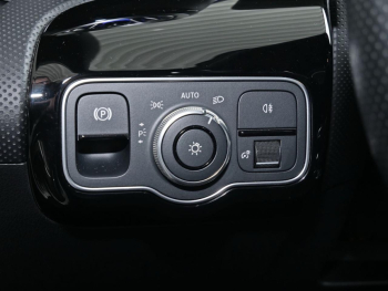 Mercedes-Benz A 250 e AMG Night Distronic Kamera