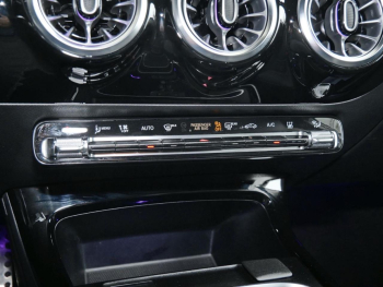 Mercedes-Benz A 250 e AMG Night Distronic Kamera