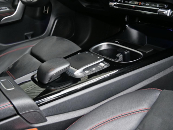 Mercedes-Benz A 250 e AMG Night Distronic Kamera