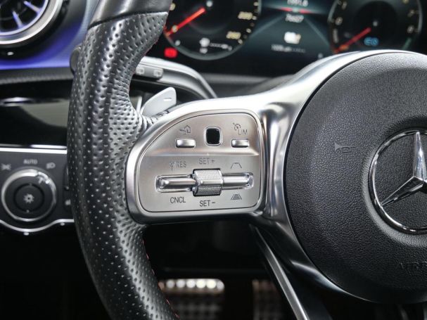 Mercedes-Benz A 250 e AMG Night Distronic Kamera