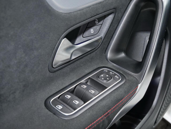 Mercedes-Benz A 250 e AMG Night Distronic Kamera