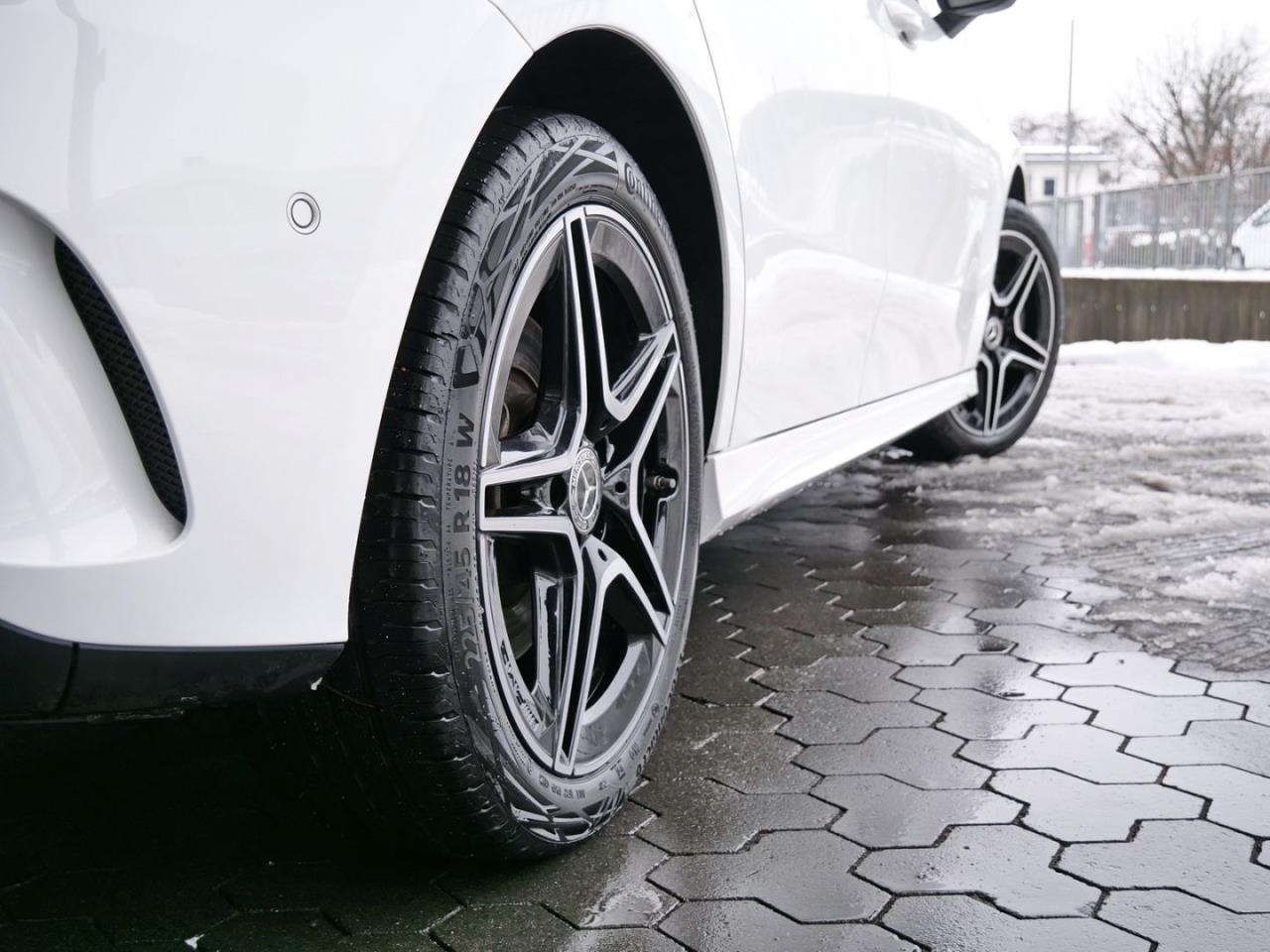 Mercedes-Benz A 250 e AMG Night Distronic Kamera