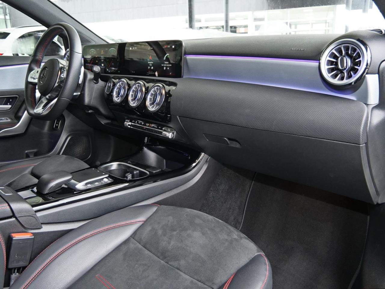 Mercedes-Benz A 250 e AMG Night Distronic Kamera