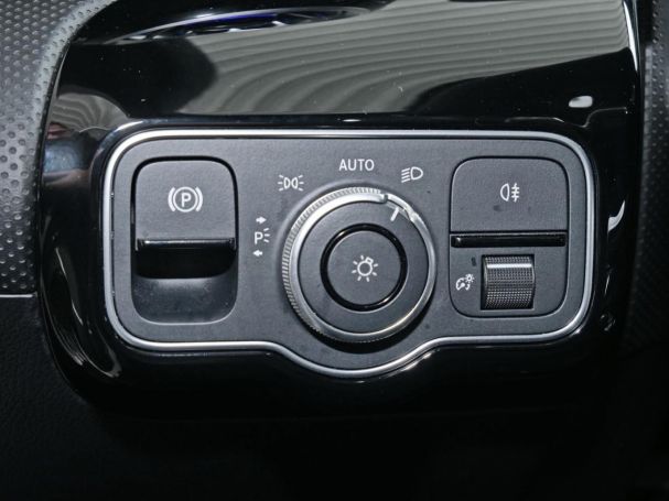 Mercedes-Benz A 250 e  AMG Totwinkel Kamera SpurH