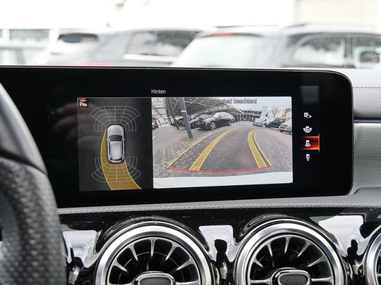 Mercedes-Benz A 250 e  AMG Night Panorama Kamera AHK HUD