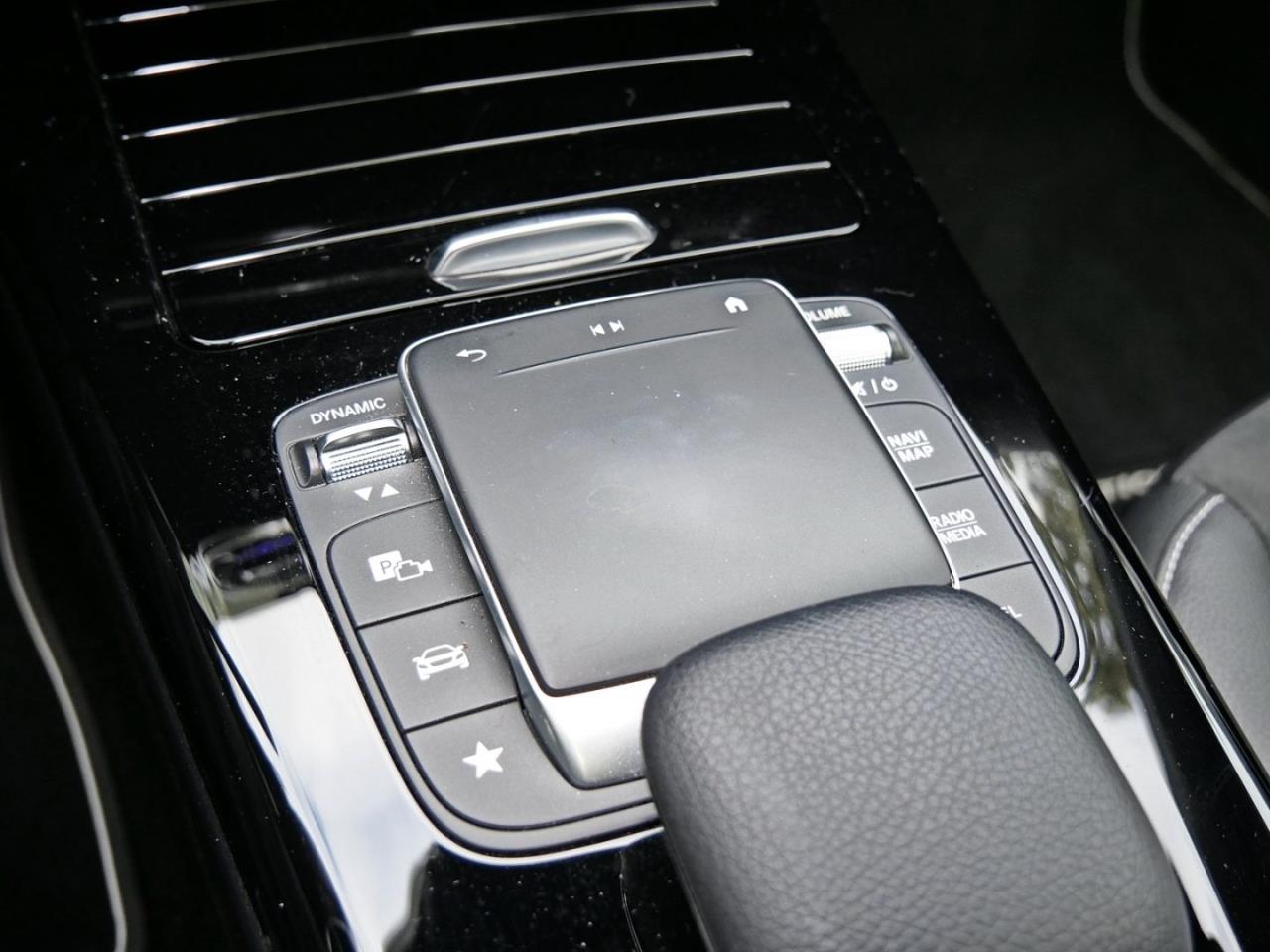 Mercedes-Benz A 250 e  AMG Night Panorama Kamera AHK HUD