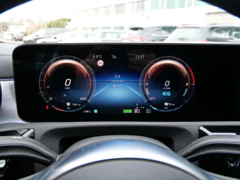 Mercedes-Benz A 250 e  AMG Night Panorama Kamera AHK HUD