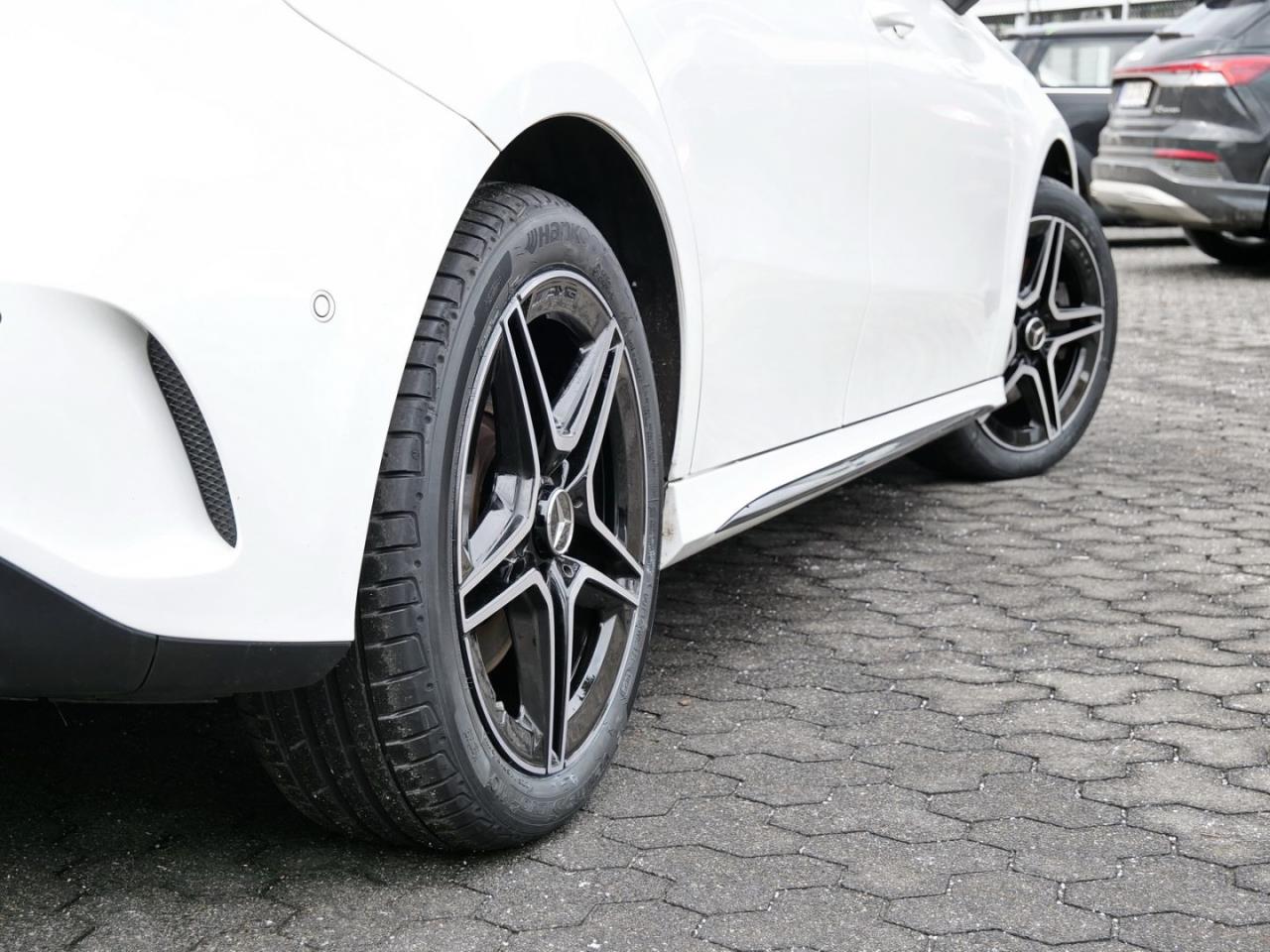 Mercedes-Benz A 250 e  AMG Night Panorama Kamera AHK HUD