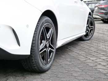Mercedes-Benz A 250 e  AMG Night Panorama Kamera AHK HUD