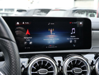 Mercedes-Benz A 250 e  AMG Night Panorama Kamera AHK HUD