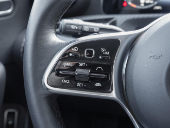 Mercedes-Benz A 250 e  Style Navi Distronic Park-Assistent