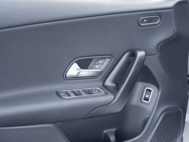 Mercedes-Benz A 250 e  Style Navi Distronic Park-Assistent