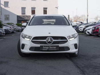 Mercedes-Benz A 250 e  Style Navi Distronic Park-Assistent