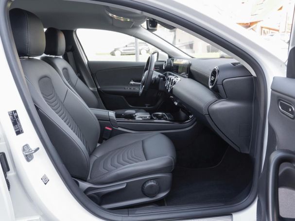 Mercedes-Benz A 250 e  Style Navi Distronic Park-Assistent
