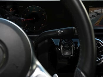 Mercedes-Benz A 250  AMG Night Kamera StandH Panorama HUD LED