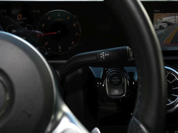 Mercedes-Benz A 250 AMG Night Kamera StandH Panorama HUD LED Mercedes-Benz A 250 AMG Night Kamera StandH Panorama HUD LED