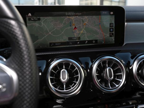 Mercedes-Benz A 250 AMG Night Kamera StandH Panorama HUD LED Mercedes-Benz A 250 AMG Night Kamera StandH Panorama HUD LED