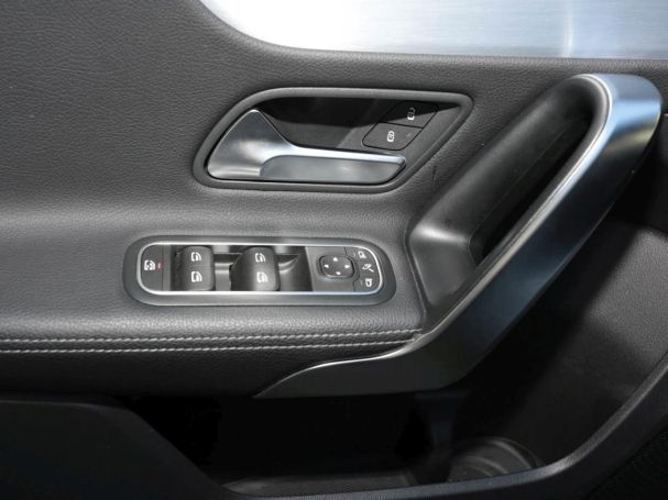Mercedes-Benz A 250 AMG Night Kamera StandH Panorama HUD LED Mercedes-Benz A 250 AMG Night Kamera StandH Panorama HUD LED