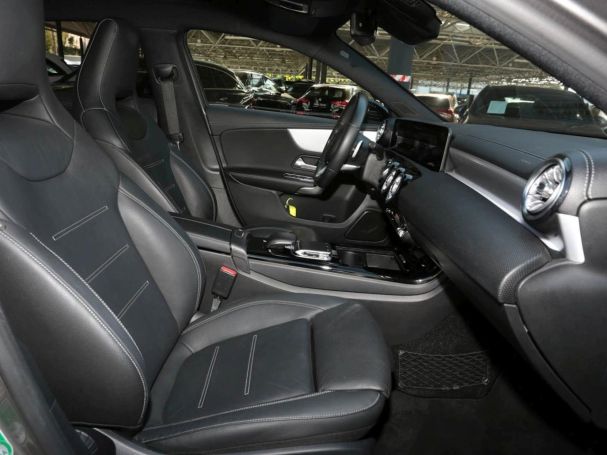 Mercedes-Benz A 250 AMG Night Kamera StandH Panorama HUD LED Mercedes-Benz A 250 AMG Night Kamera StandH Panorama HUD LED