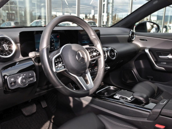 Mercedes-Benz A 250  Progressive MBUX Navi LED PanoramaSD SHZ 