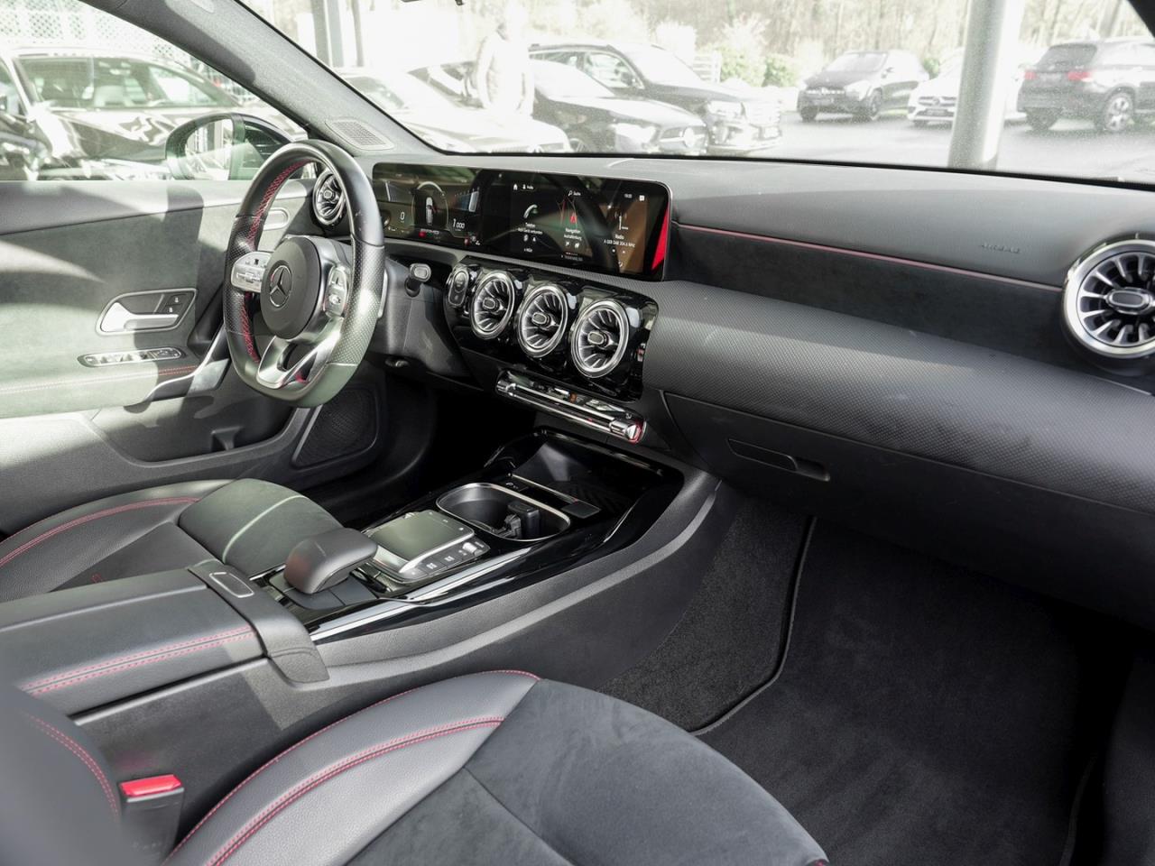 Mercedes-Benz A 35 AMG 4M Night MBUXNavi+ Aero Dynamik Kamera