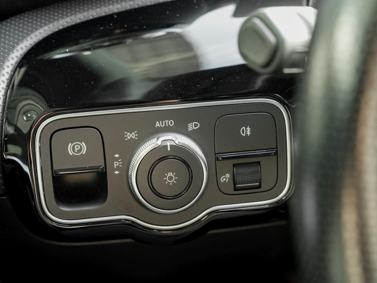 Mercedes-Benz A 35 AMG 4M Night MBUXNavi+ Aero Dynamik Kamera