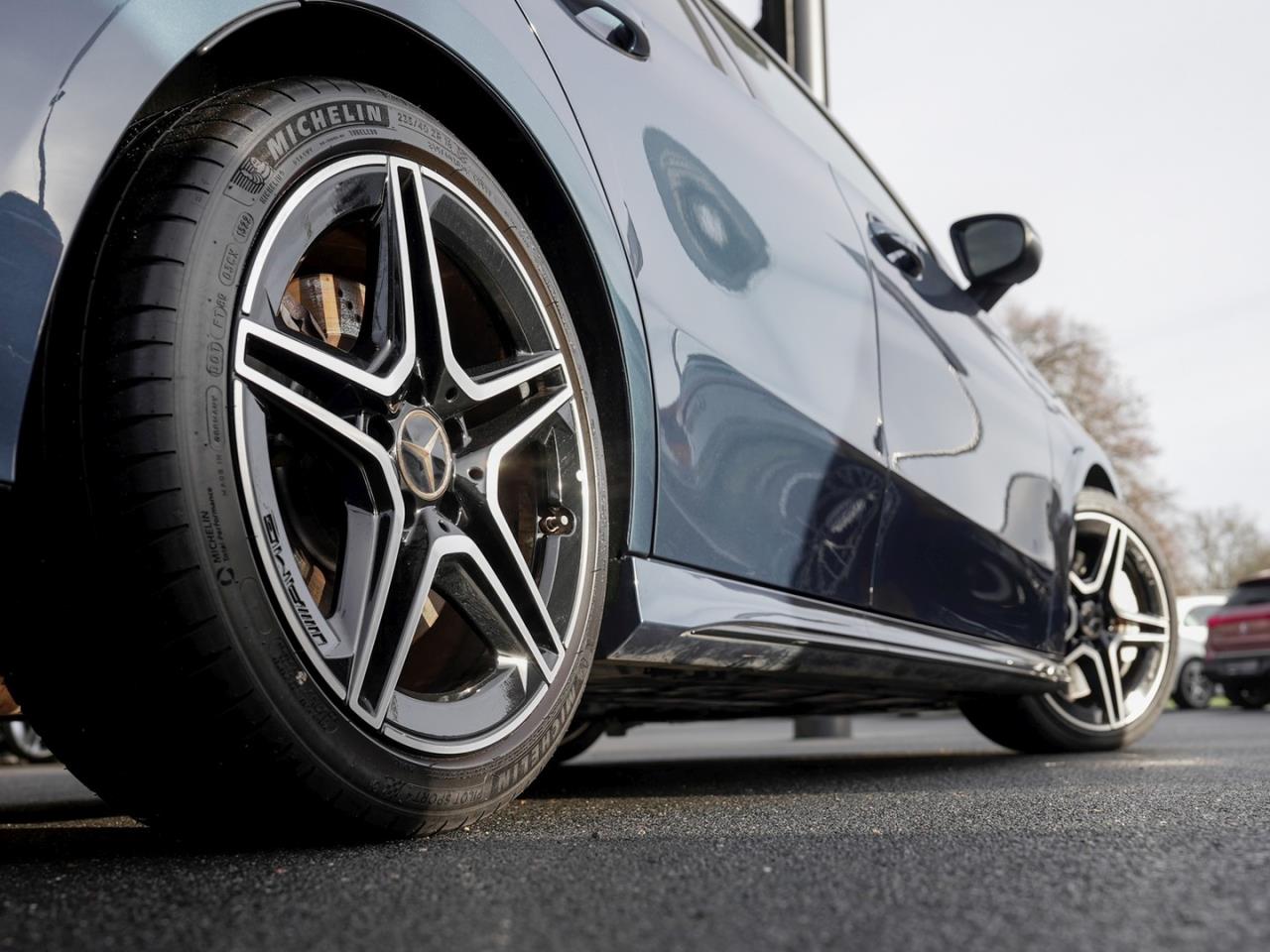 Mercedes-Benz A 35 AMG 4M Night MBUXNavi+ Aero Dynamik Kamera