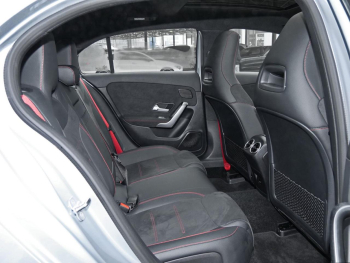 Mercedes-Benz A 35 AMG 4M Distronic Panorama Standhzg HUD AHK